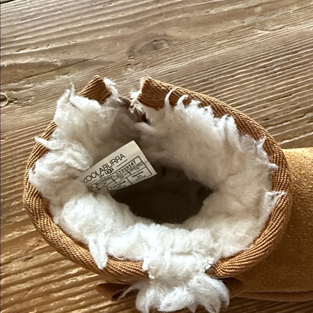 Koolaburra Kids chestnut fur Boots with White Fur